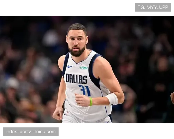 尼克斯客场加时险胜热火，迪文琴佐关键抢断锁定胜局。